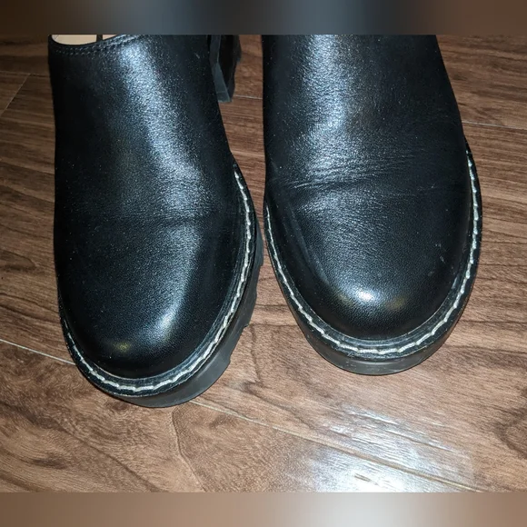 RARE find! Madewell - Chelsea Ridgefield Lug Sole Slip-On Mule | Size 7 | Black - Picture 4 of 14